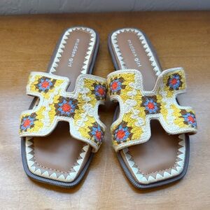 Madden Girl Hally Embroidered Yellow and Orange Slide Sandal— size 9
